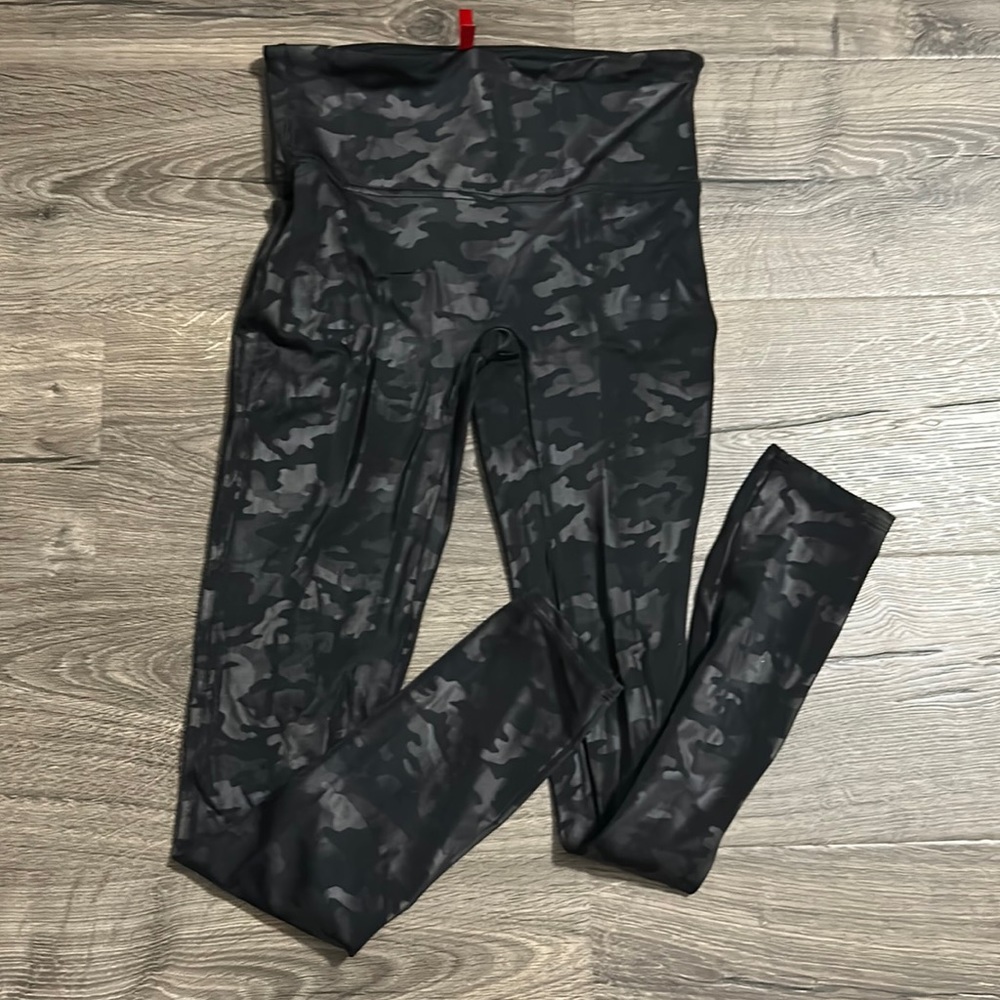 Camo Faux Leather Spanx Size M. Like New.